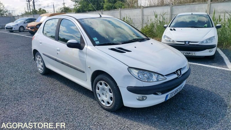 PEUGEOT 206 - 2005 - 209619kms - Voiture: photos 3 PEUGEOT 206 - 2005 - 209619kms - Voiture: photos 3
