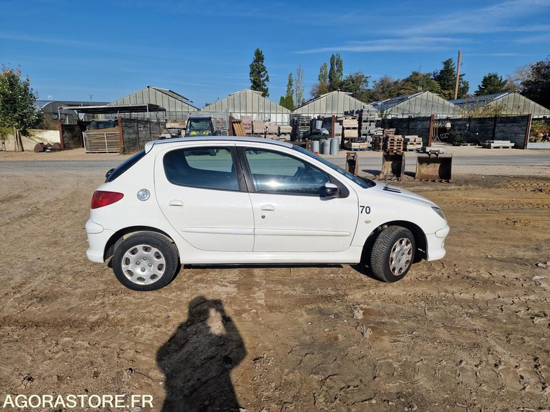 PEUGEOT 206 - LOT N°1 - Voiture: photos 5 PEUGEOT 206 - LOT N°1 - Voiture: photos 5
