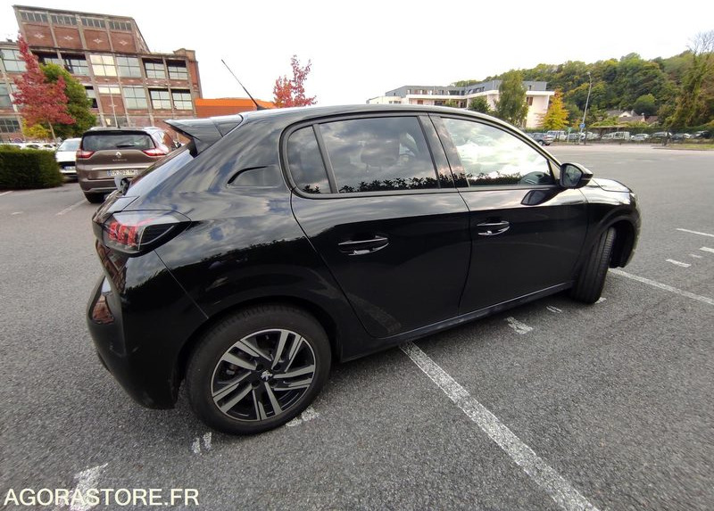 PEUGEOT 208 100 S&S EAT8 - finition ALLURE - MEC 2023 - Voiture: photos 4 PEUGEOT 208 100 S&S EAT8 - finition ALLURE - MEC 2023 - Voiture: photos 4