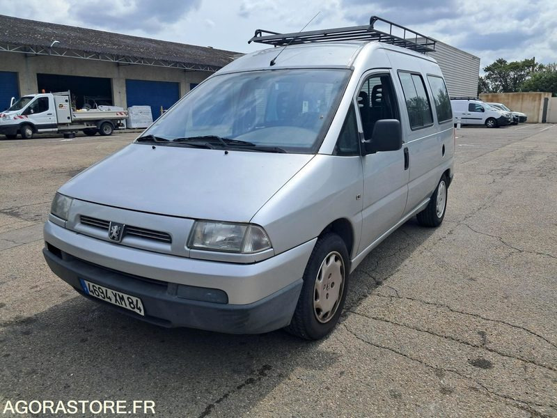PEUGEOT EXPERT COMBI 8 PLACES - Minibus, Transport de personnes: photos 1 PEUGEOT EXPERT COMBI 8 PLACES - Minibus, Transport de personnes: photos 1