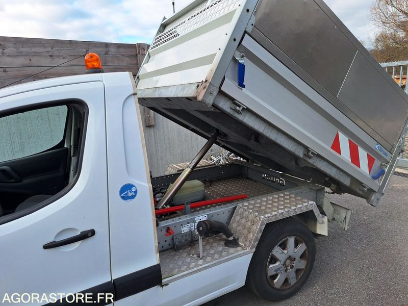 PEUGEOT PARTNER Benne_ 2 places _ Diesel 1.6HDI - Fourgonnette: photos 5 PEUGEOT PARTNER Benne_ 2 places _ Diesel 1.6HDI - Fourgonnette: photos 5