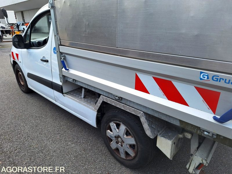 Fourgonnette PEUGEOT PARTNER Benne_ 2 places _ Diesel 1.6HDI: photos 8 Fourgonnette PEUGEOT PARTNER Benne_ 2 places _ Diesel 1.6HDI: photos 8