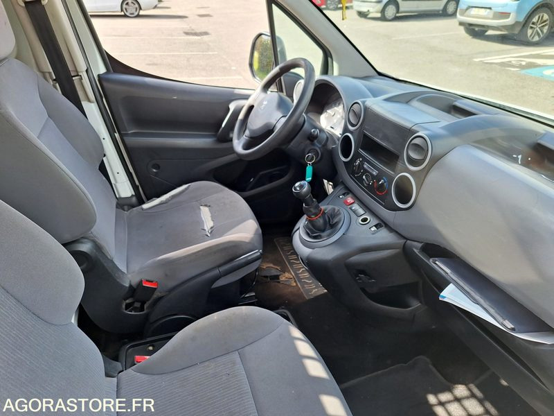 Fourgonnette PEUGEOT PARTNER Benne_ 2 places _ Diesel 1.6HDI: photos 7 Fourgonnette PEUGEOT PARTNER Benne_ 2 places _ Diesel 1.6HDI: photos 7