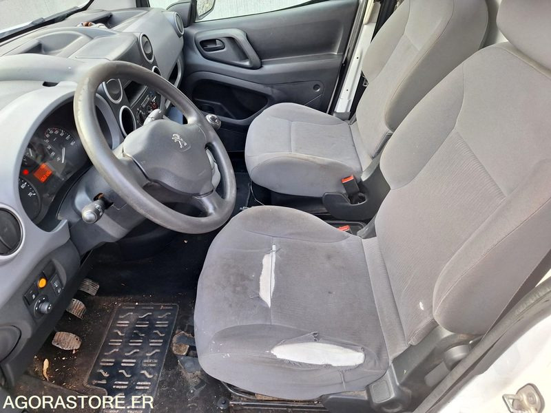 Fourgonnette PEUGEOT PARTNER Benne_ 2 places _ Diesel 1.6HDI: photos 6 Fourgonnette PEUGEOT PARTNER Benne_ 2 places _ Diesel 1.6HDI: photos 6