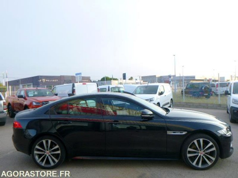 Voiture PRIX TTC 0% TVA - JAGUAR XE 2.0 180CV R SPORT AWD - 2016 - 160 000km: photos 6
