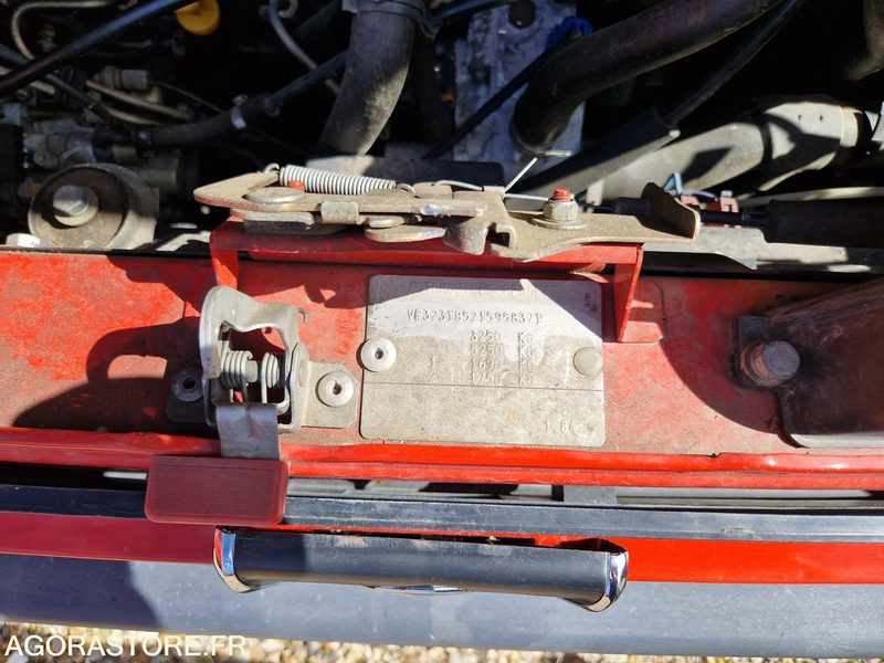 Peugeot Boxer- 2000 - 43336 - 3275XC27 - Fourgon utilitaire: photos 4 Peugeot Boxer- 2000 - 43336 - 3275XC27 - Fourgon utilitaire: photos 4