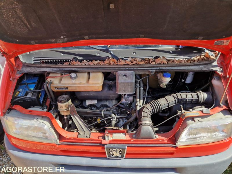 Peugeot Boxer- 2000 - 43336 - 3275XC27 - Fourgon utilitaire: photos 3 Peugeot Boxer- 2000 - 43336 - 3275XC27 - Fourgon utilitaire: photos 3