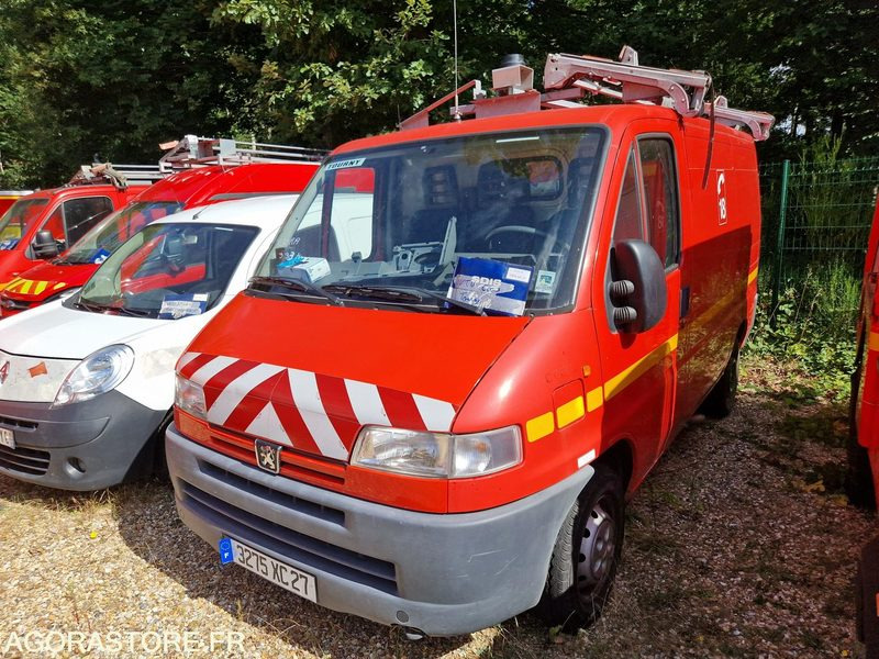 Peugeot Boxer- 2000 - 43336 - 3275XC27 - Fourgon utilitaire: photos 1 Peugeot Boxer- 2000 - 43336 - 3275XC27 - Fourgon utilitaire: photos 1