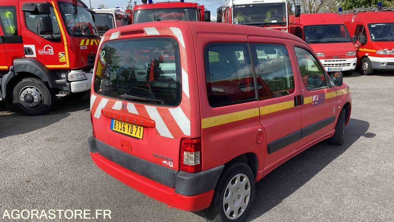 Peugeot - Partner - 2006 - 174763KMS - 8136YD71 - Fourgonnette: photos 4 Peugeot - Partner - 2006 - 174763KMS - 8136YD71 - Fourgonnette: photos 4
