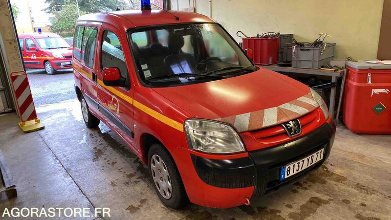 Peugeot - Partner Totem - 2006 - 185856KMS - 8137YD71 - Fourgonnette: photos 3 Peugeot - Partner Totem - 2006 - 185856KMS - 8137YD71 - Fourgonnette: photos 3