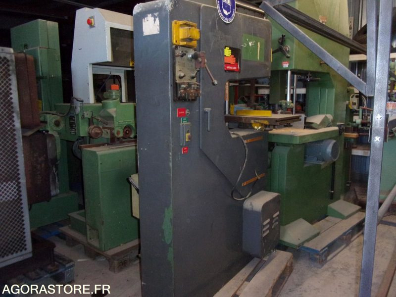 RARE SCIE a ruban verticale a métaux ULTRA - Machine à métaux: photos 3 RARE SCIE a ruban verticale a métaux ULTRA - Machine à métaux: photos 3
