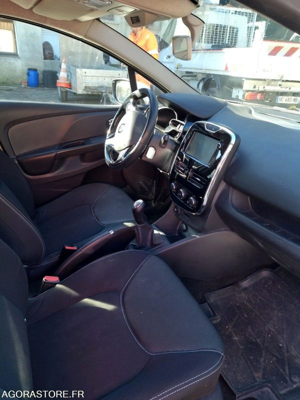 RENAULT CLIO DE 2013 AVEC 258818 KM - Voiture: photos 5 RENAULT CLIO DE 2013 AVEC 258818 KM - Voiture: photos 5