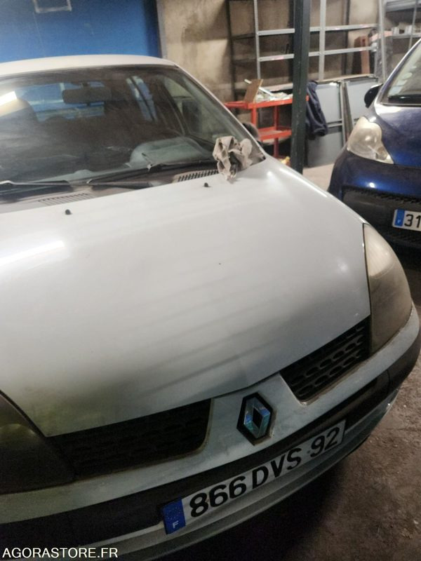 RENAULT CLIO - Voiture: photos 2 RENAULT CLIO - Voiture: photos 2