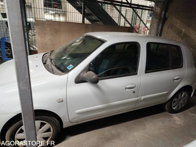 RENAULT CLIO - Voiture: photos 3 RENAULT CLIO - Voiture: photos 3