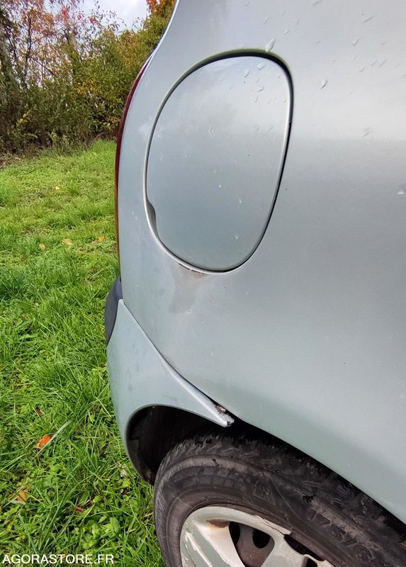 RENAULT CLIO II - Voiture: photos 3 RENAULT CLIO II - Voiture: photos 3