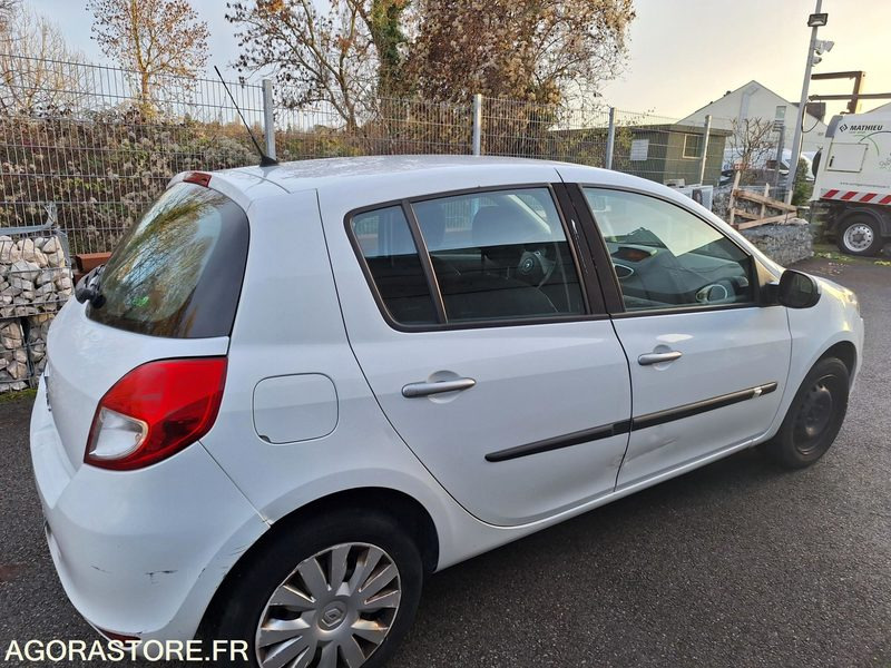 RENAULT CLIO3 Phase2 _ 3 places _ Diesel 1.5DCI - Voiture: photos 4 RENAULT CLIO3 Phase2 _ 3 places _ Diesel 1.5DCI - Voiture: photos 4