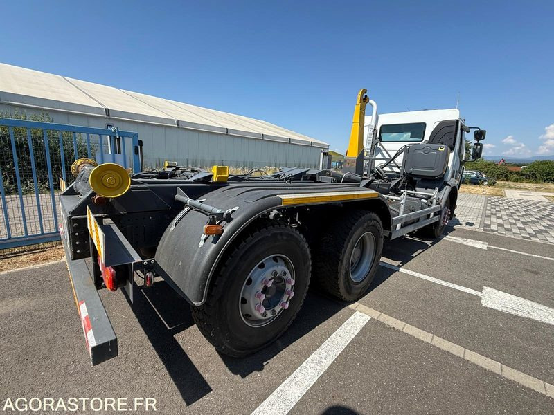 RENAULT LANDER 320 - 6X2 - POLYBENNE - AMPLIROLL - Camion ampliroll: photos 3 RENAULT LANDER 320 - 6X2 - POLYBENNE - AMPLIROLL - Camion ampliroll: photos 3