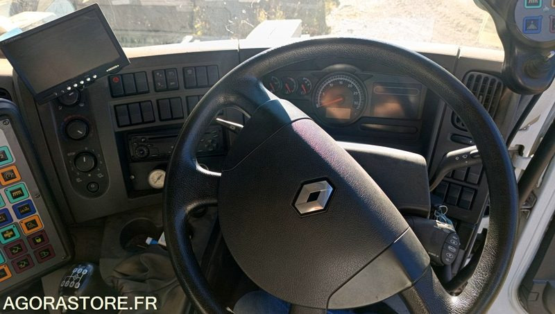 RENAULT MAJOR SCARAB - 2007 - 4730h - Balayeuse de voirie: photos 5 RENAULT MAJOR SCARAB - 2007 - 4730h - Balayeuse de voirie: photos 5