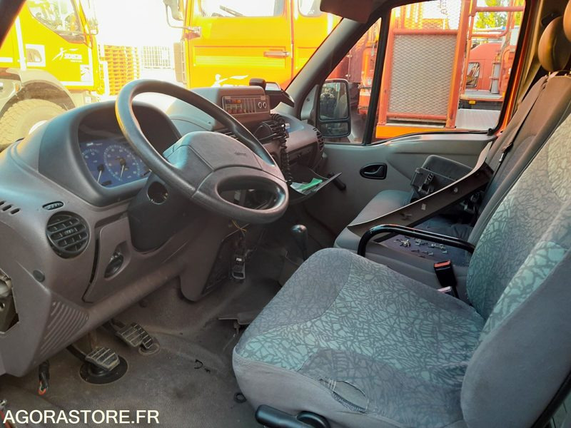 RENAULT MASTER NON ROULANT - Fourgon utilitaire: photos 2 RENAULT MASTER NON ROULANT - Fourgon utilitaire: photos 2