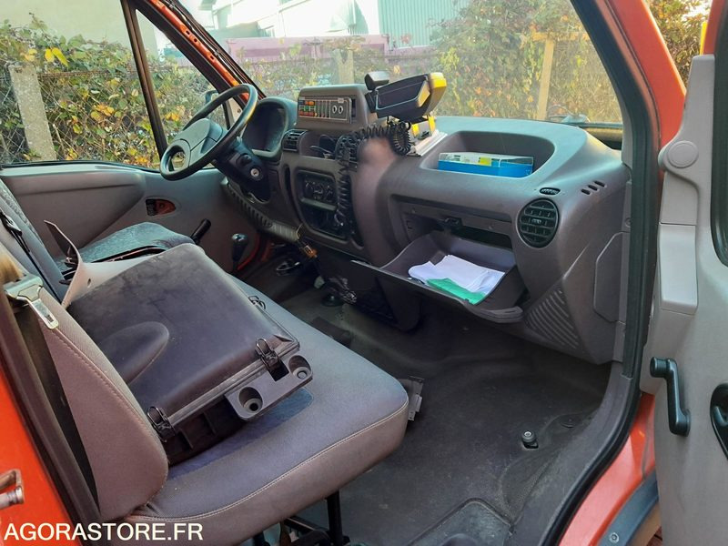 RENAULT MASTER NON ROULANT - Fourgon utilitaire: photos 3 RENAULT MASTER NON ROULANT - Fourgon utilitaire: photos 3