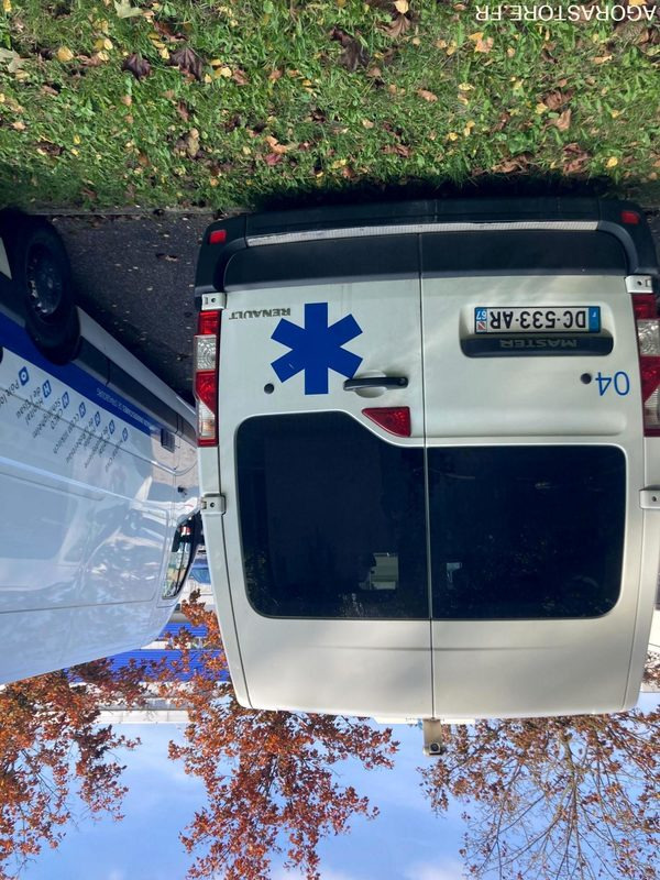 RENAULT MASTER VASP type ambulance - Ambulance: photos 3 RENAULT MASTER VASP type ambulance - Ambulance: photos 3