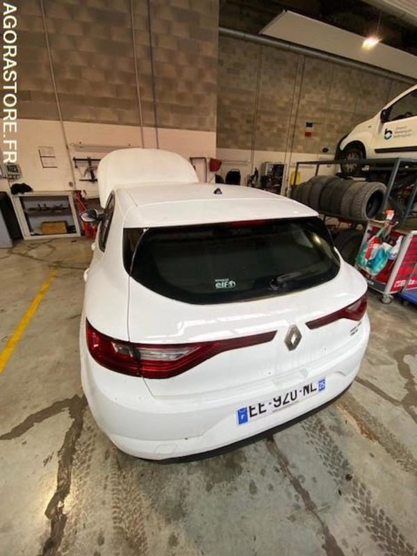 RENAULT MEGANE TCE 100 1472 - Voiture: photos 2 RENAULT MEGANE TCE 100 1472 - Voiture: photos 2
