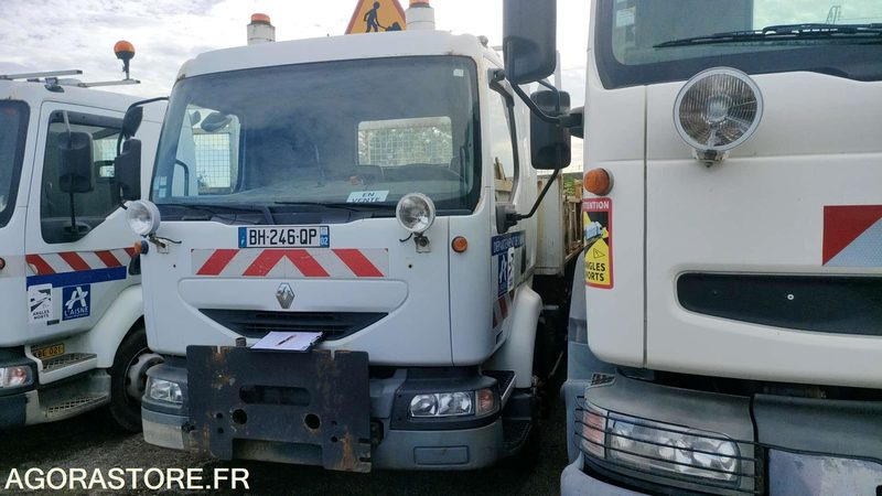 RENAULT MIDLUM 180 - 2003 - Utilitaire benne: photos 2 RENAULT MIDLUM 180 - 2003 - Utilitaire benne: photos 2