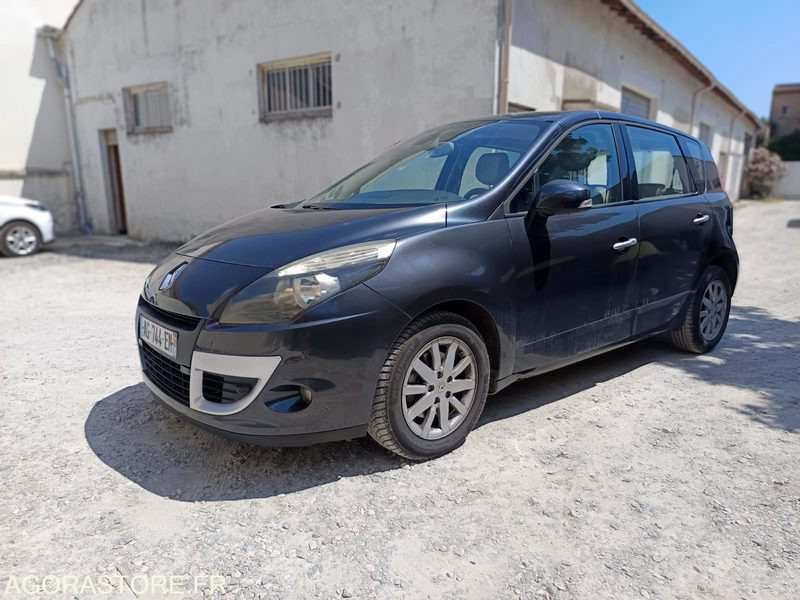 Voiture RENAULT SCENIC - 2009 - 154900KMS: photos 7