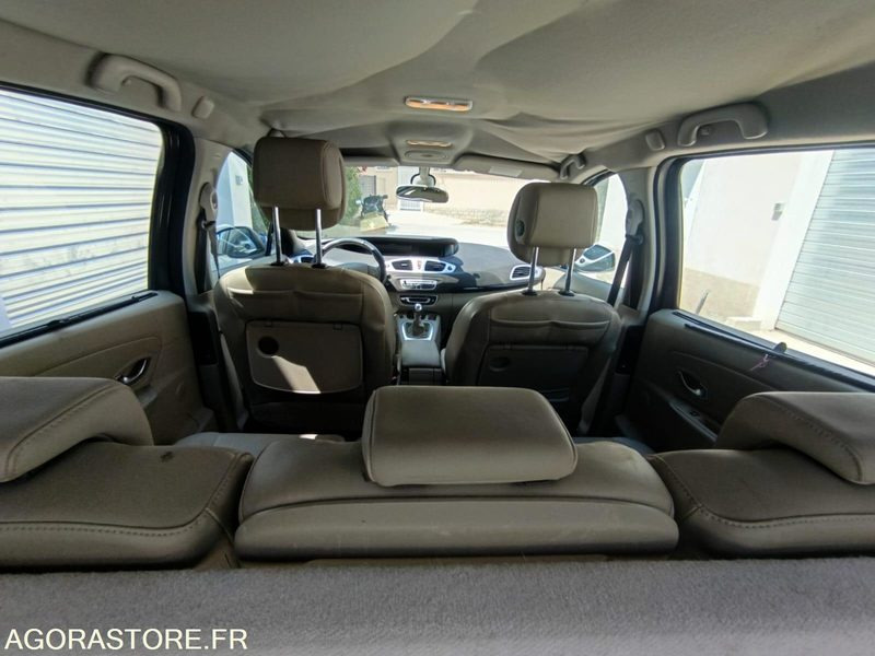 Voiture RENAULT SCENIC - 2009 - 154900KMS: photos 15