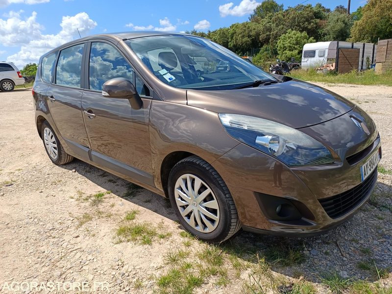 RENAULT SCENIC - 2010 - 138500KMS - Voiture: photos 2 RENAULT SCENIC - 2010 - 138500KMS - Voiture: photos 2