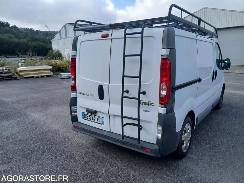 RENAULT TRAFIC - 2011 - 238418 Kms - Fourgon utilitaire: photos 5 RENAULT TRAFIC - 2011 - 238418 Kms - Fourgon utilitaire: photos 5