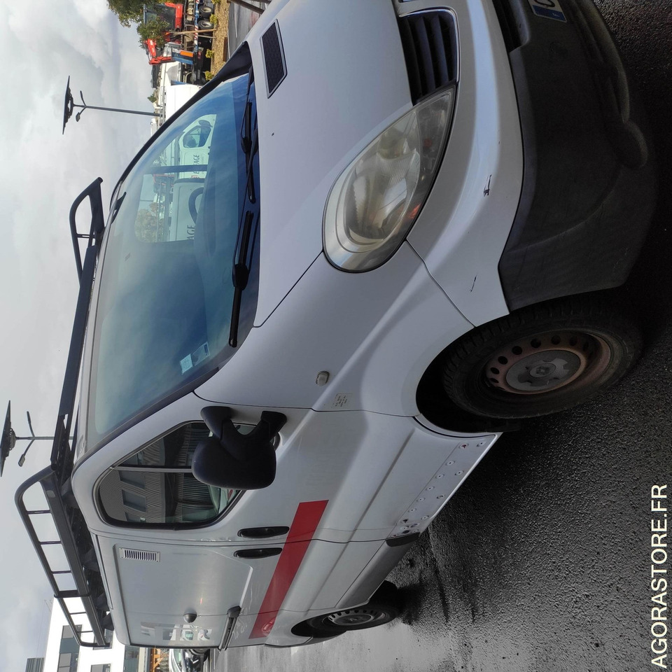 RENAULT - TRAFIC - 2013 / 171683 KMS (CS-775-FQ) - Fourgon utilitaire: photos 3 RENAULT - TRAFIC - 2013 / 171683 KMS (CS-775-FQ) - Fourgon utilitaire: photos 3
