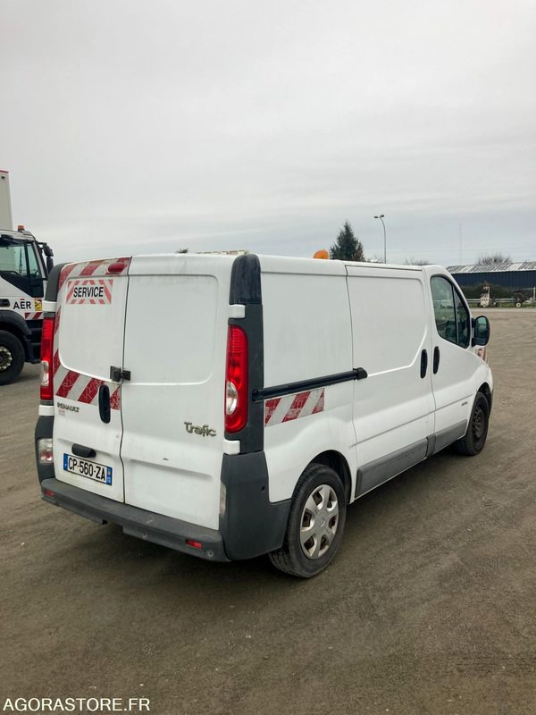 RENAULT TRAFIC diesel - Année 2013 - 376.300km - Fourgon utilitaire: photos 4 RENAULT TRAFIC diesel - Année 2013 - 376.300km - Fourgon utilitaire: photos 4