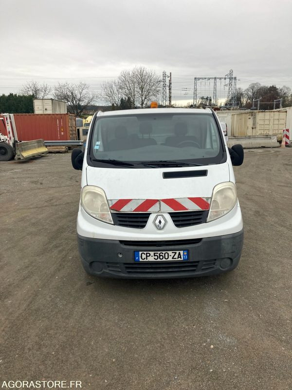 RENAULT TRAFIC diesel - Année 2013 - 376.300km - Fourgon utilitaire: photos 2 RENAULT TRAFIC diesel - Année 2013 - 376.300km - Fourgon utilitaire: photos 2