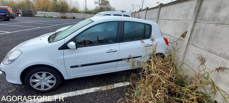 Renault Clio - 2008 - Voiture: photos 2 Renault Clio - 2008 - Voiture: photos 2