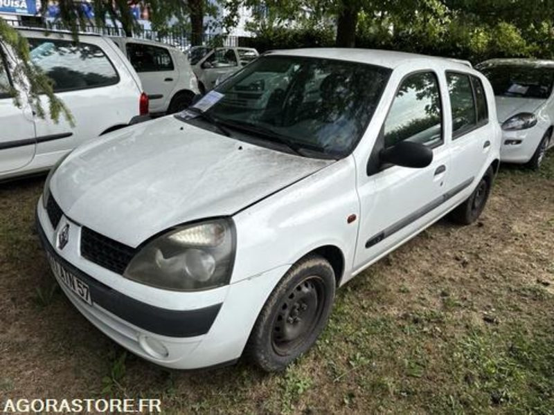 Renault Clio - 211ANT57 - Voiture: photos 1 Renault Clio - 211ANT57 - Voiture: photos 1