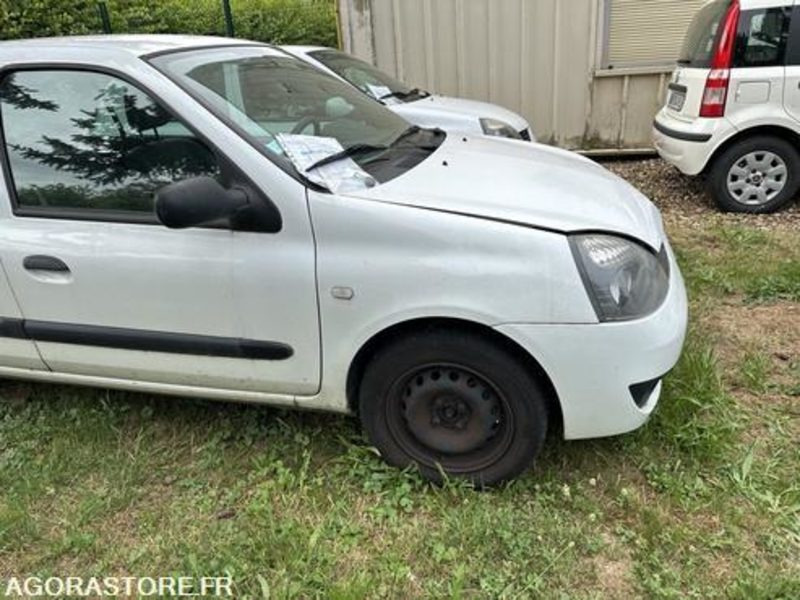 Voiture Renault Clio - 488BPT57: photos 11