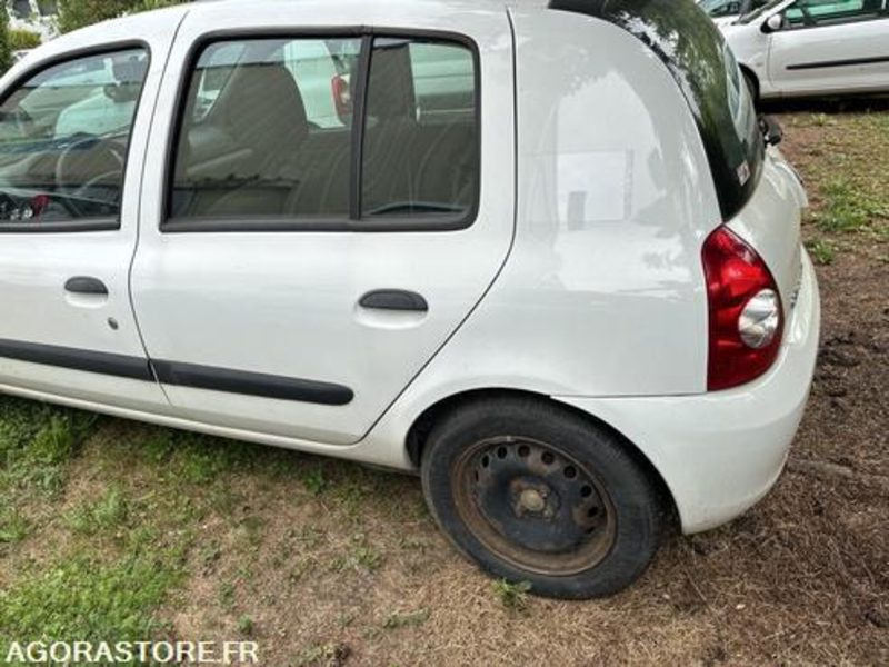 Voiture Renault Clio - 488BPT57: photos 17