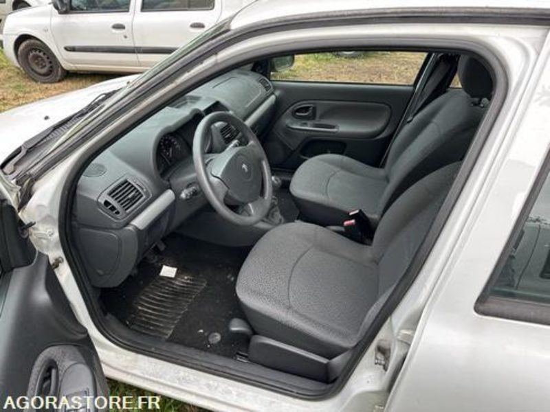 Voiture Renault Clio - 488BPT57: photos 20