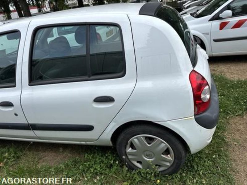 Renault Clio - 674ATL57 - Voiture: photos 5 Renault Clio - 674ATL57 - Voiture: photos 5