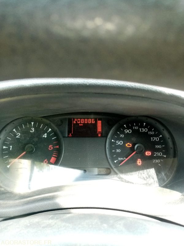 Renault Clio III 2 places 1.5 L Diesel - 211 000km - Voiture: photos 3 Renault Clio III 2 places 1.5 L Diesel - 211 000km - Voiture: photos 3