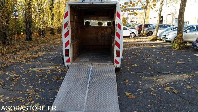 Fourgon utilitaire Renault Master - 2003 - 168021km: photos 12