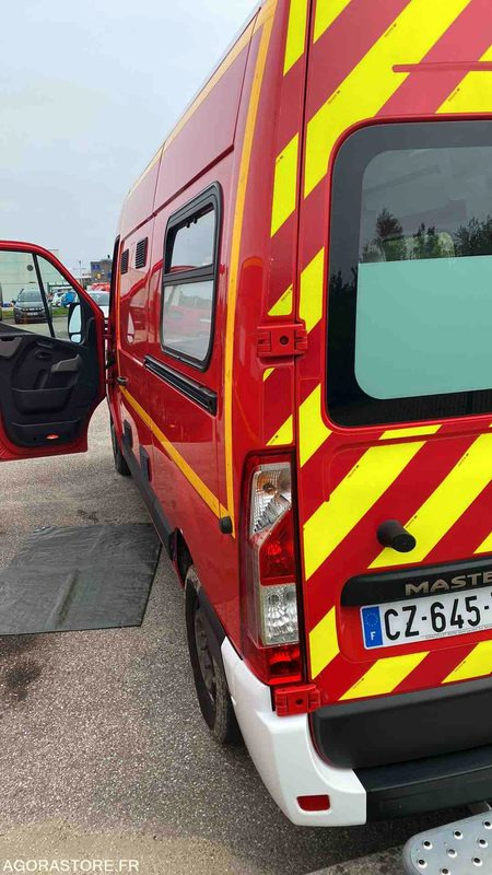 Renault Master III - 23/10/2013 - Ambulance: photos 3 Renault Master III - 23/10/2013 - Ambulance: photos 3