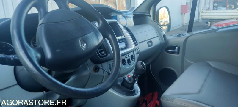 Renault Trafic 2 combi phrase . 2.0 dci 16v minibus long 90 cv - Minibus, Transport de personnes: photos 4 Renault Trafic 2 combi phrase . 2.0 dci 16v minibus long 90 cv - Minibus, Transport de personnes: photos 4