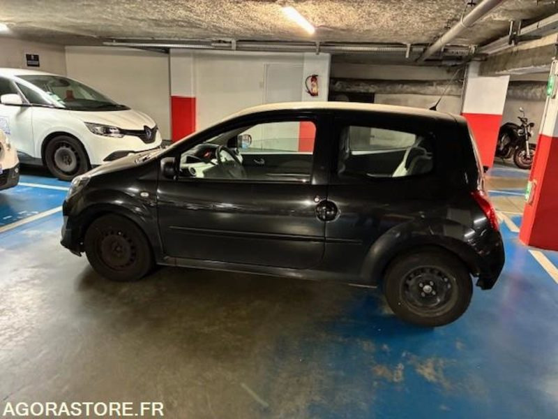 Renault Twingo essence année 2010 avec 122700 km - Voiture: photos 2 Renault Twingo essence année 2010 avec 122700 km - Voiture: photos 2