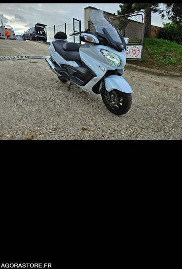 SUZUKI BURGMAN 650 CM3 EXECUTIVE - 2017 - 22 500km - Motocyclette: photos 4 SUZUKI BURGMAN 650 CM3 EXECUTIVE - 2017 - 22 500km - Motocyclette: photos 4