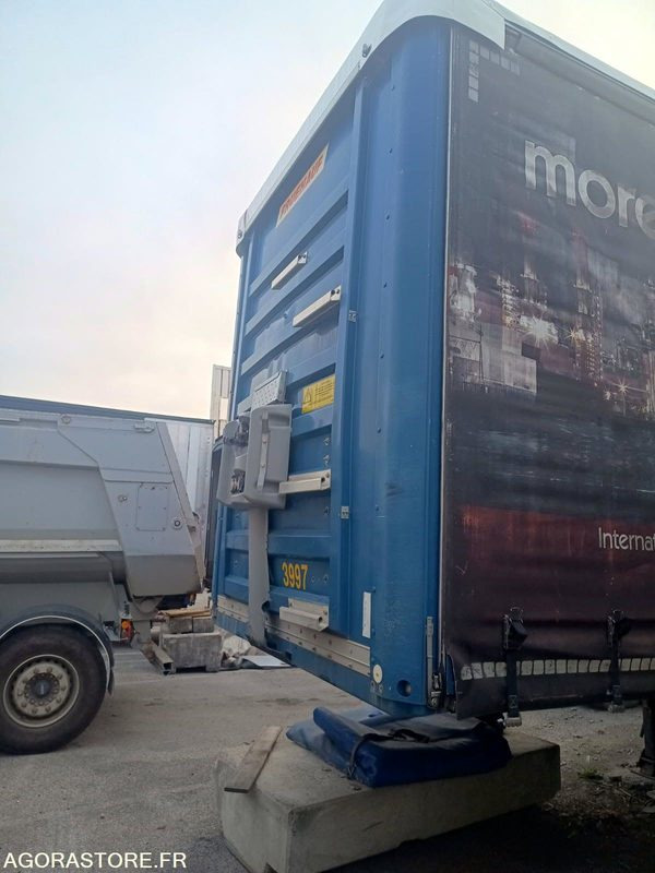 Semi-remorque Bâchée Fruehauf - 2014 (3997) - Semi-remorque rideaux coulissants: photos 4 Semi-remorque Bâchée Fruehauf - 2014 (3997) - Semi-remorque rideaux coulissants: photos 4