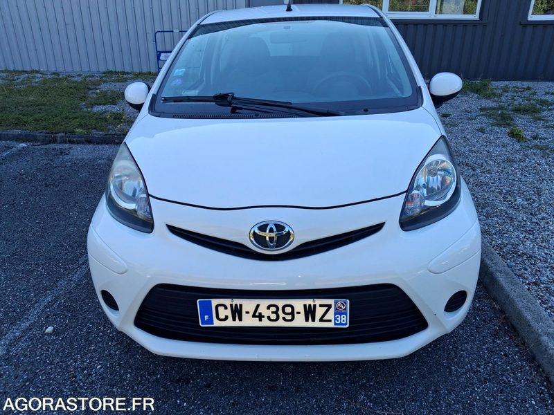 TOYOTA AYGO - Fourgonnette: photos 1 TOYOTA AYGO - Fourgonnette: photos 1