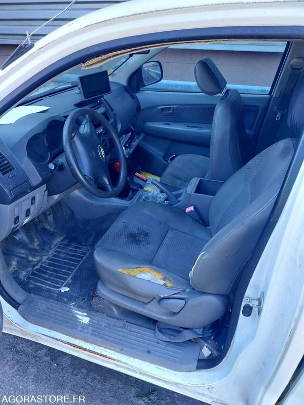 TOYOTA Hilux 4x2 Groupe HP 2007 (448000Km) VENTE EXPORT UNIQUEMENT NON ROULANT - Pick-up: photos 5 TOYOTA Hilux 4x2 Groupe HP 2007 (448000Km) VENTE EXPORT UNIQUEMENT NON ROULANT - Pick-up: photos 5