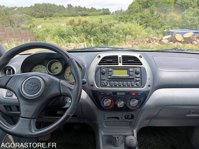 TOYOTA RAV4 - 2002 - 212500KMS - SUV: photos 5 TOYOTA RAV4 - 2002 - 212500KMS - SUV: photos 5